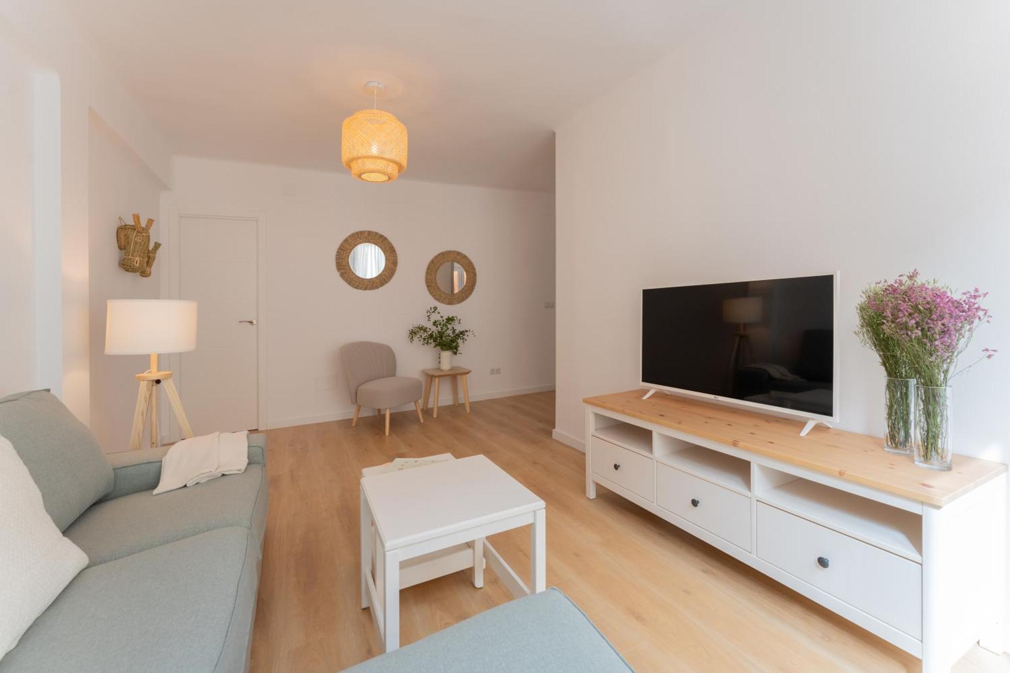 Malaga Lux Oasis - Modern 3Br, Fast Wifi, Smarttvアパートメント エクステリア 写真